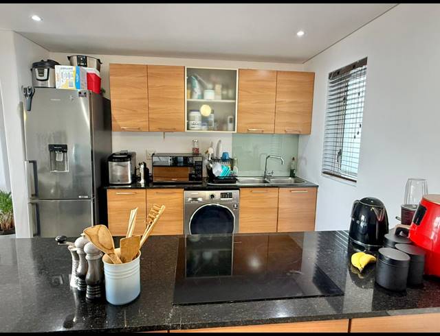 2 BEDROOM APARTMENT TO LET IN BEACHFRONT